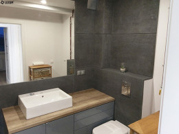 Mała łazienka z betonem architektonicznym Luxum